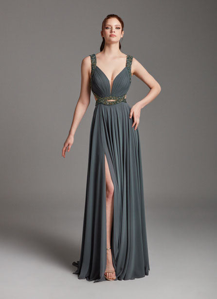 Azra Kotan Boncuk İşlemeli Yırtmaçlı Uzun Abiye Elbise