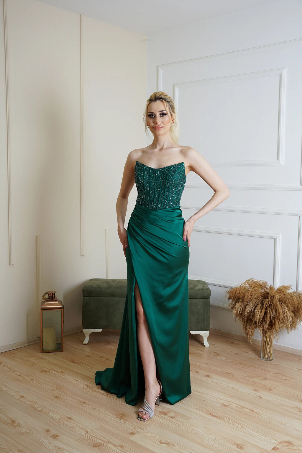 AZRA KOTAN ÜSTÜ PULLU SATEN ABİYE ELBİSE