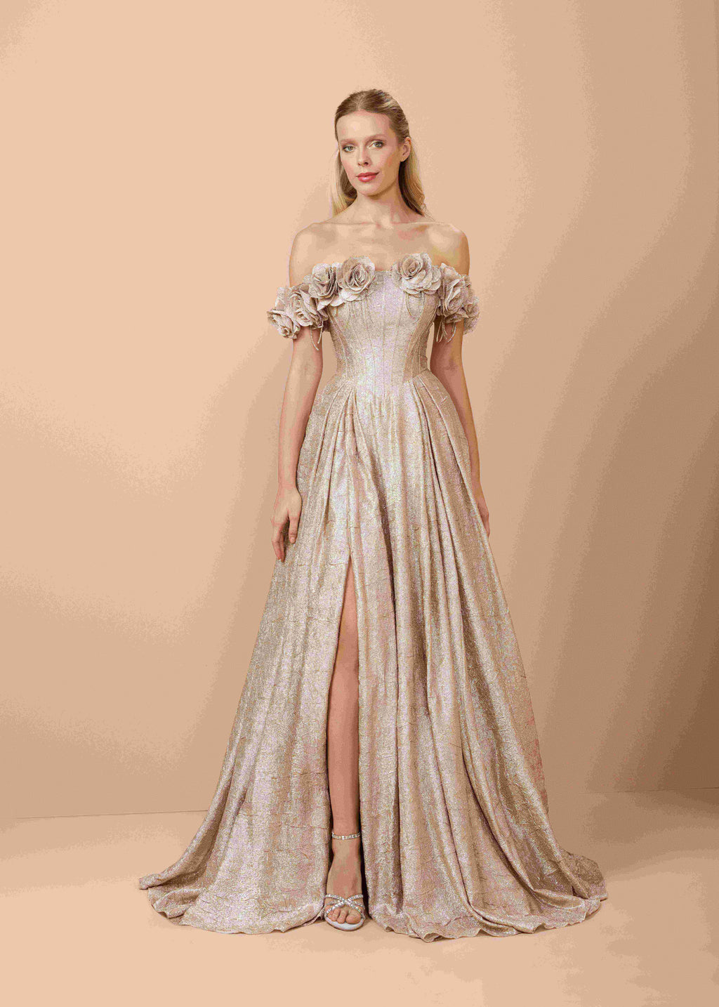 AZRA KOTAN PARLAK KUMAŞ KABARIK DÖKÜMLÜ NİŞANLIK