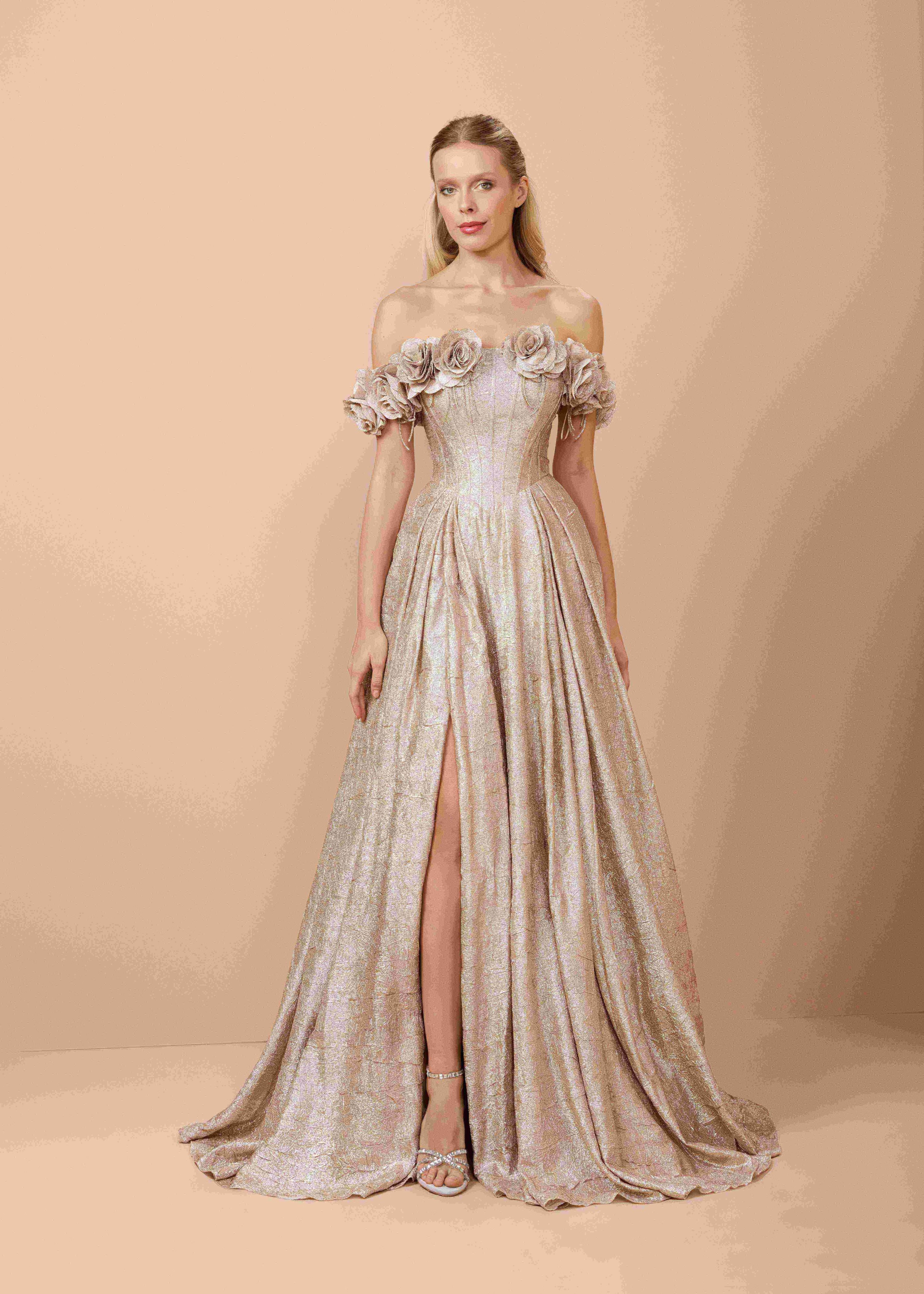 AZRA KOTAN PARLAK KUMAŞ KABARIK DÖKÜMLÜ NİŞANLIK