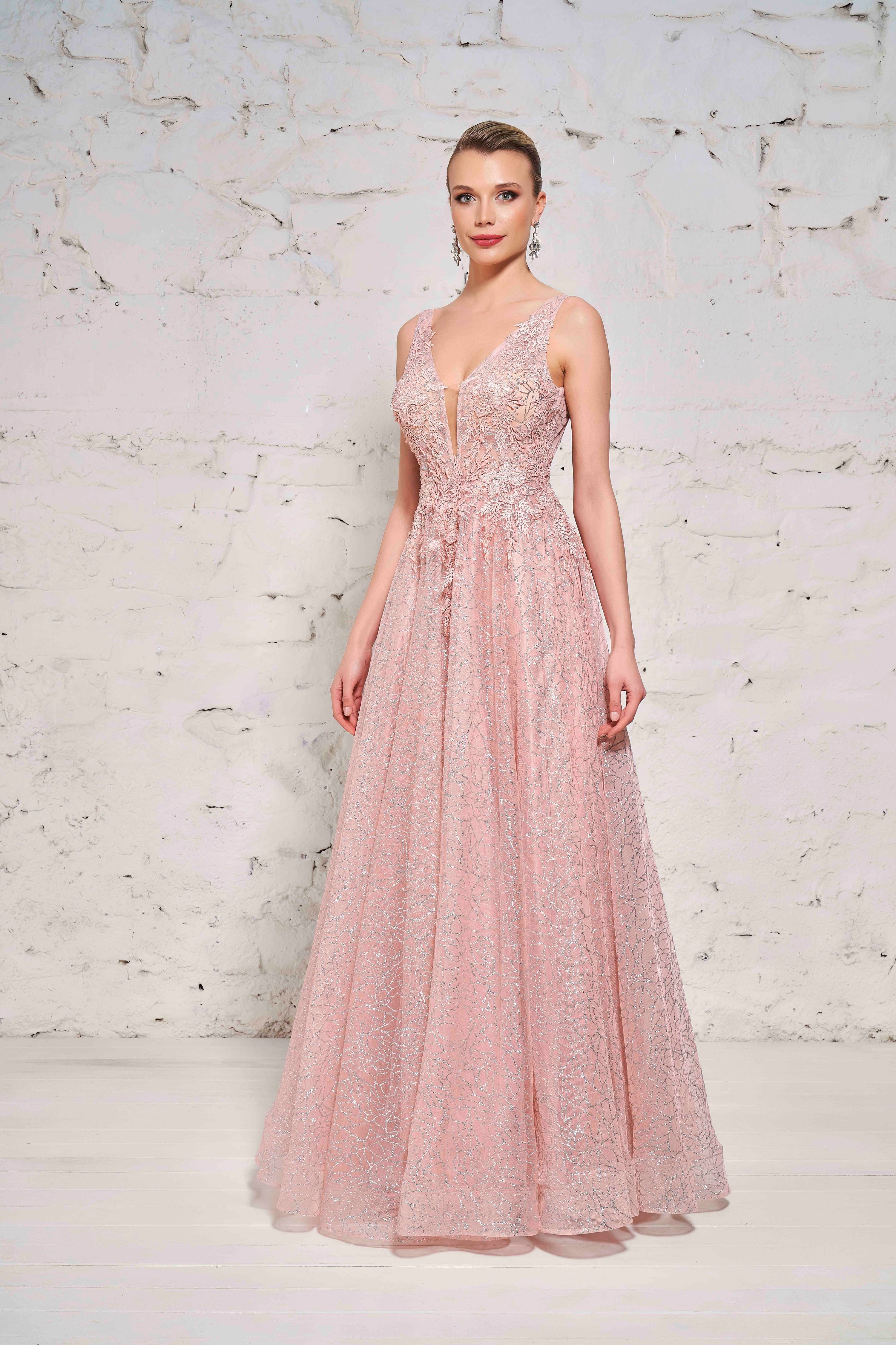 Azra Kotan Helen Kesim Aşağı Doğru Akan İşlemeli  Abiye