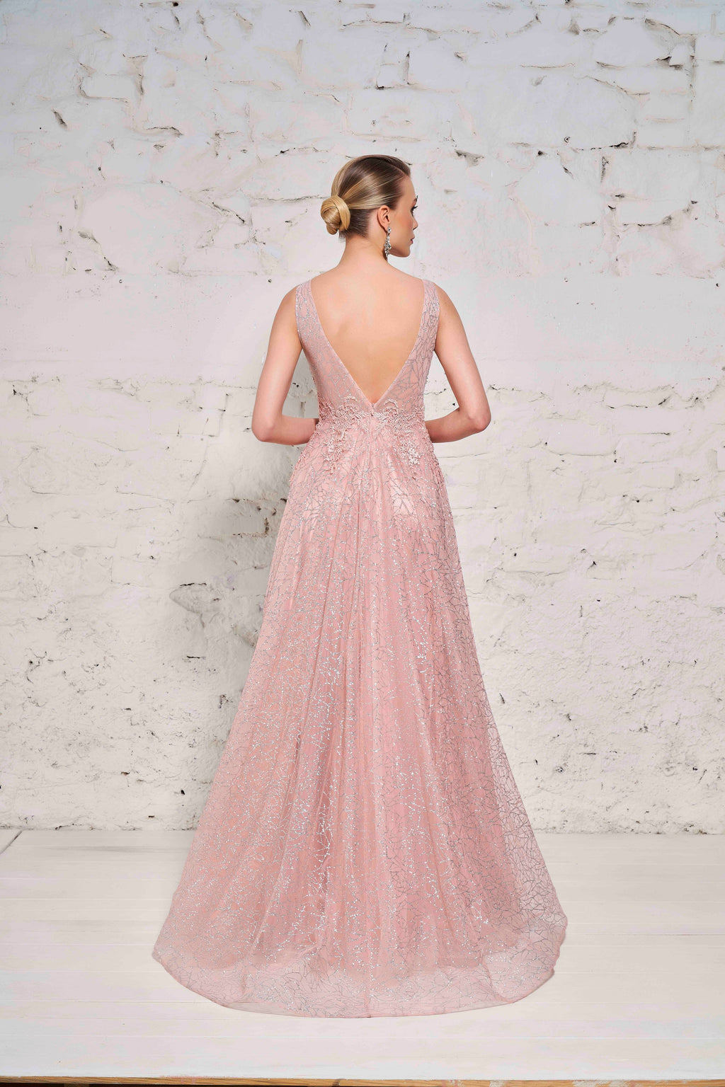 Azra Kotan Helen Kesim Aşağı Doğru Akan İşlemeli  Abiye