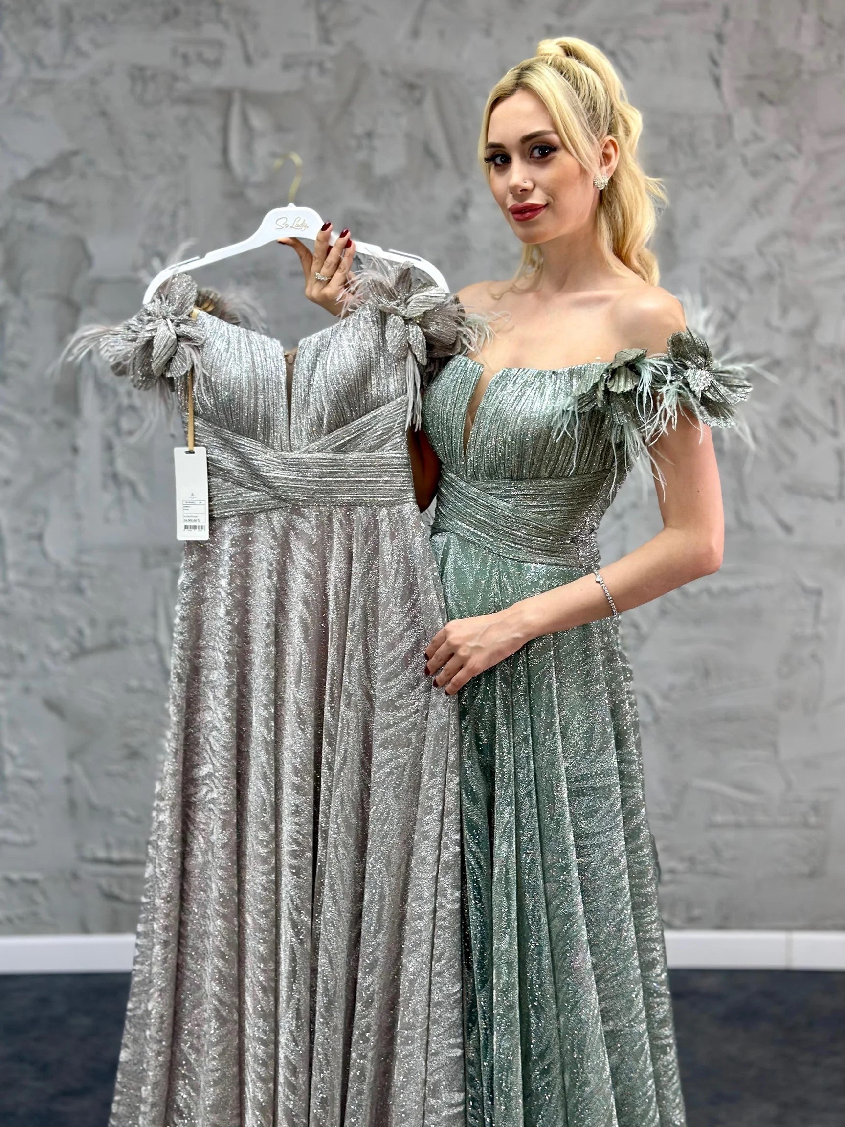 AZRA KOTAN SİMLİ KUMAŞ KOL DETAYLI ABİYE ELBİSE