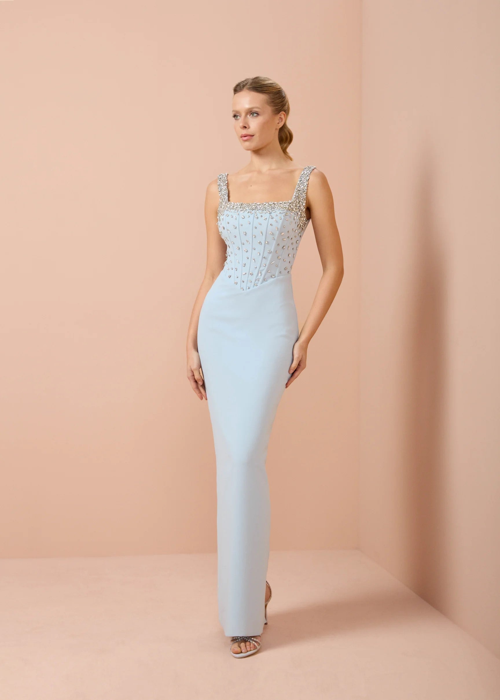 AZRA KOTAN ÜSTÜ TAŞLI KARE YAKA MİDİ BOY ABİYE ELBİSE