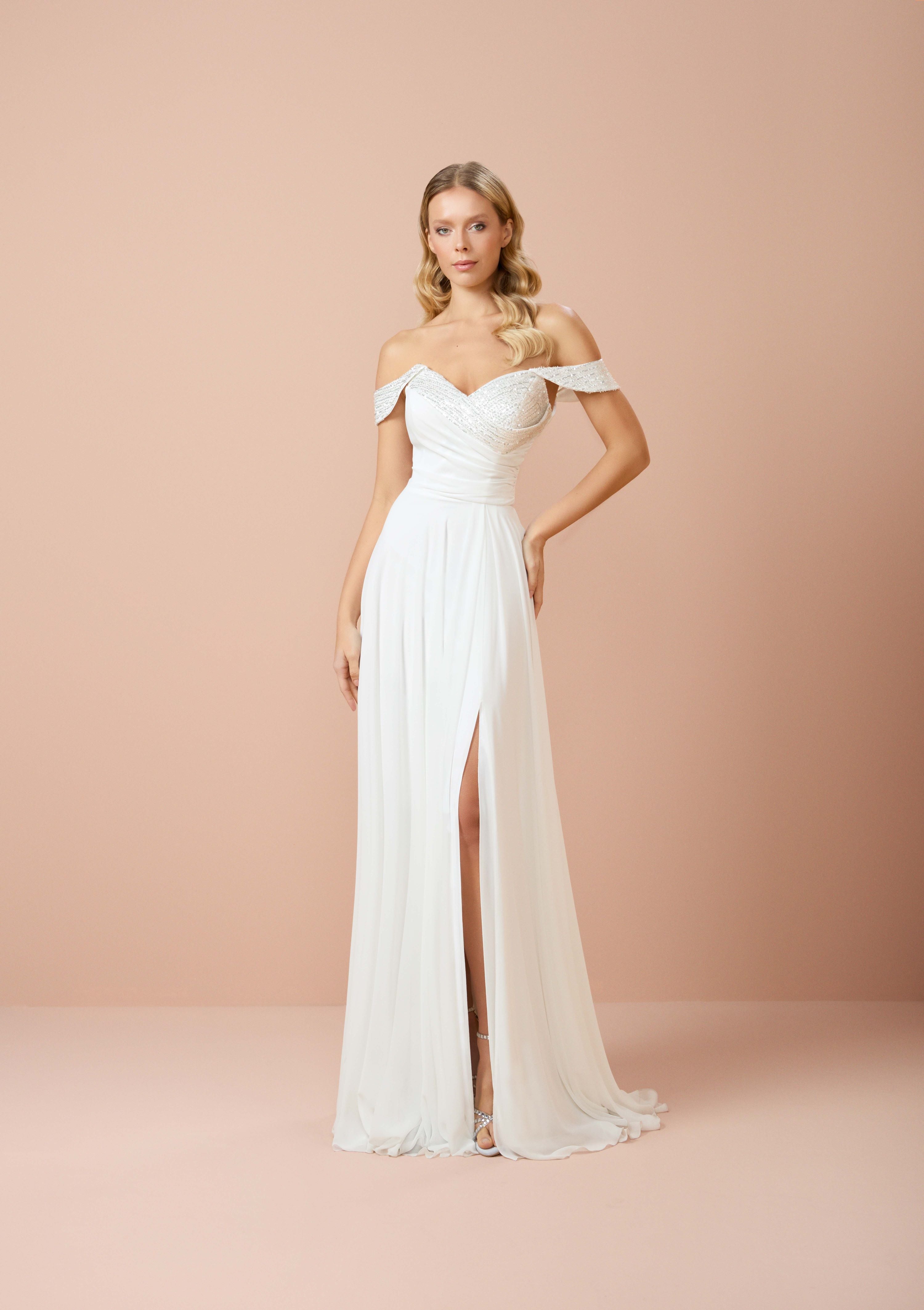 Azra Kotan Düşük Omuz Taş İşlemeli Dökümlü Abiye Elbise (Kopya)