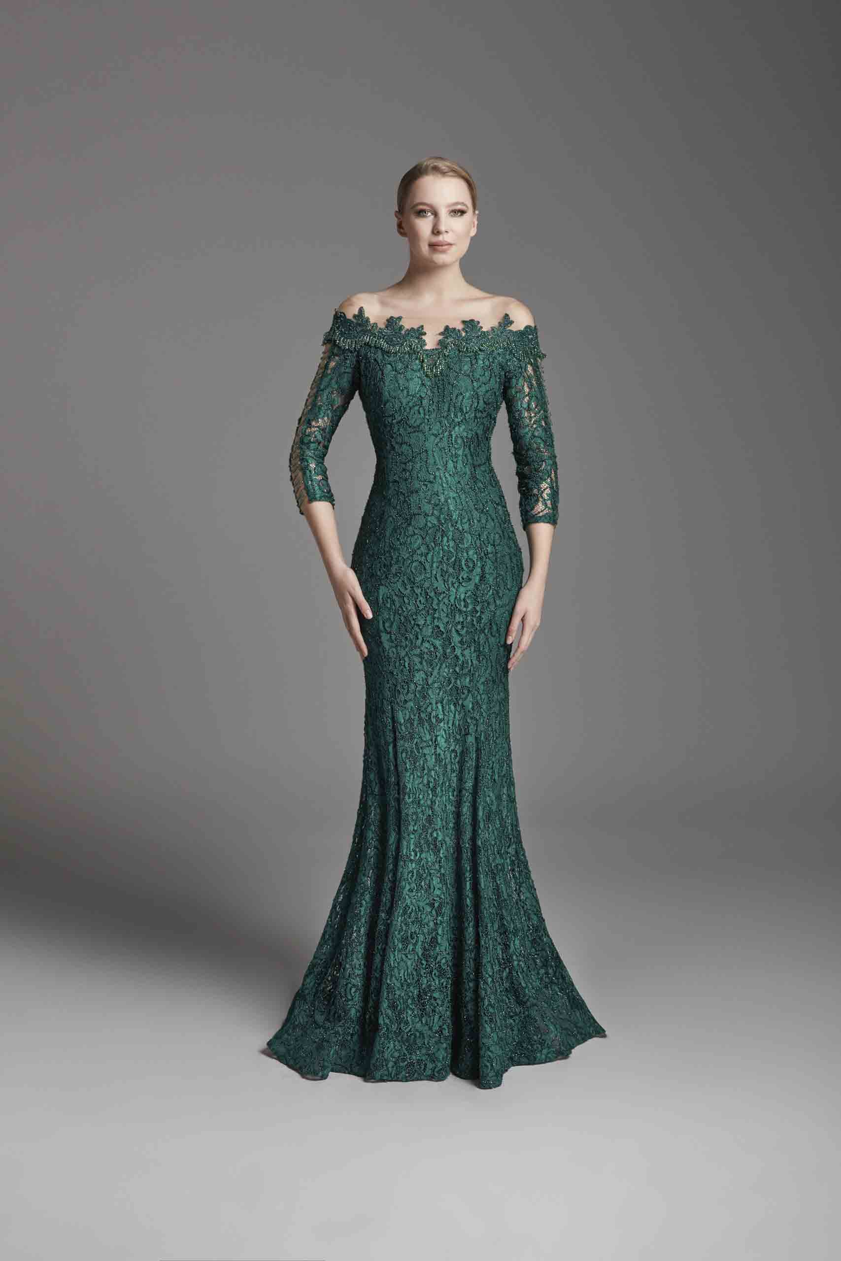 Azra Kotan Büyük Beden Dantel Kumaş Boncuk Detaylı Balık Abiye Elbise