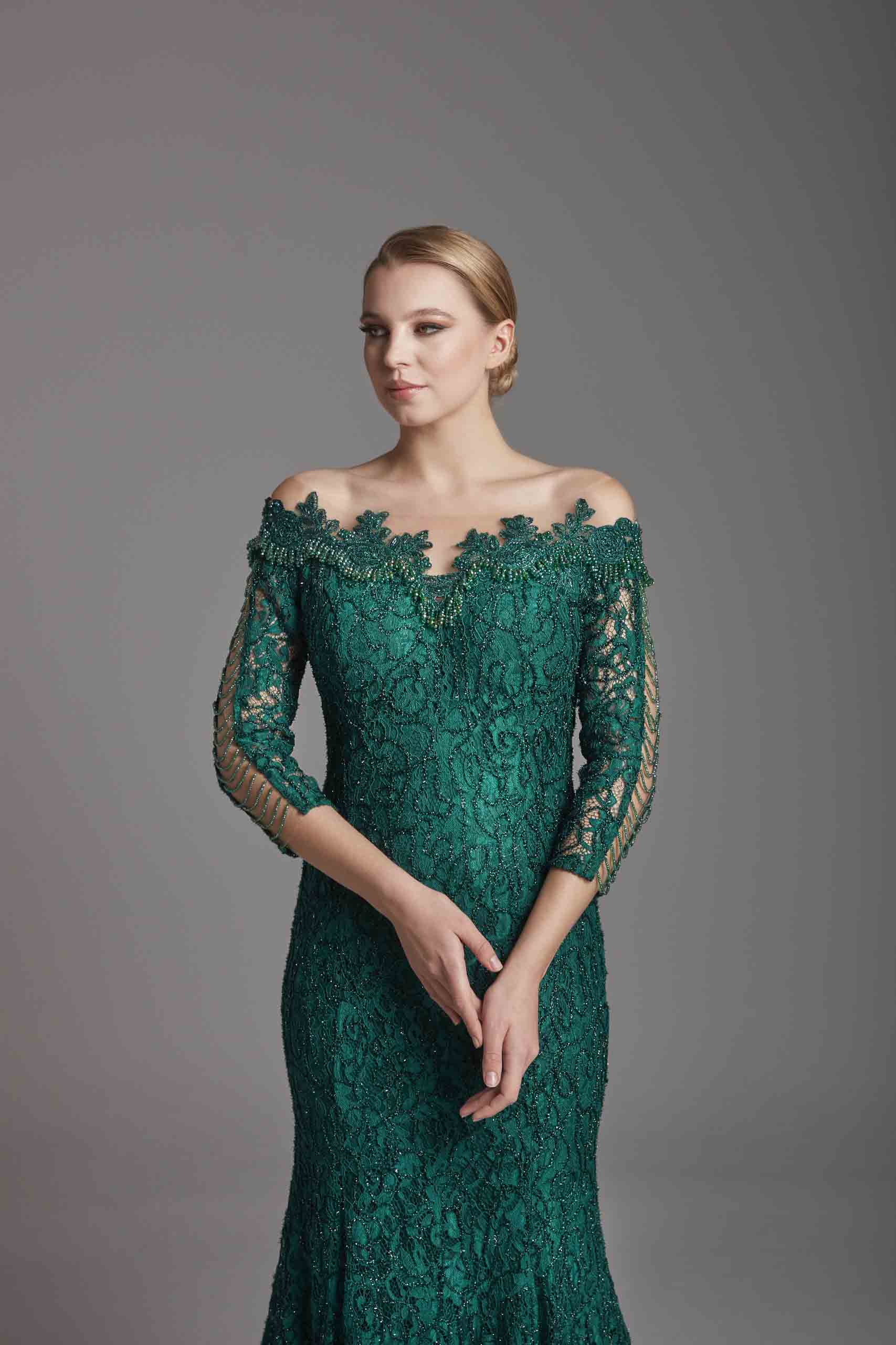 Azra Kotan Büyük Beden Dantel Kumaş Boncuk Detaylı Balık Abiye Elbise