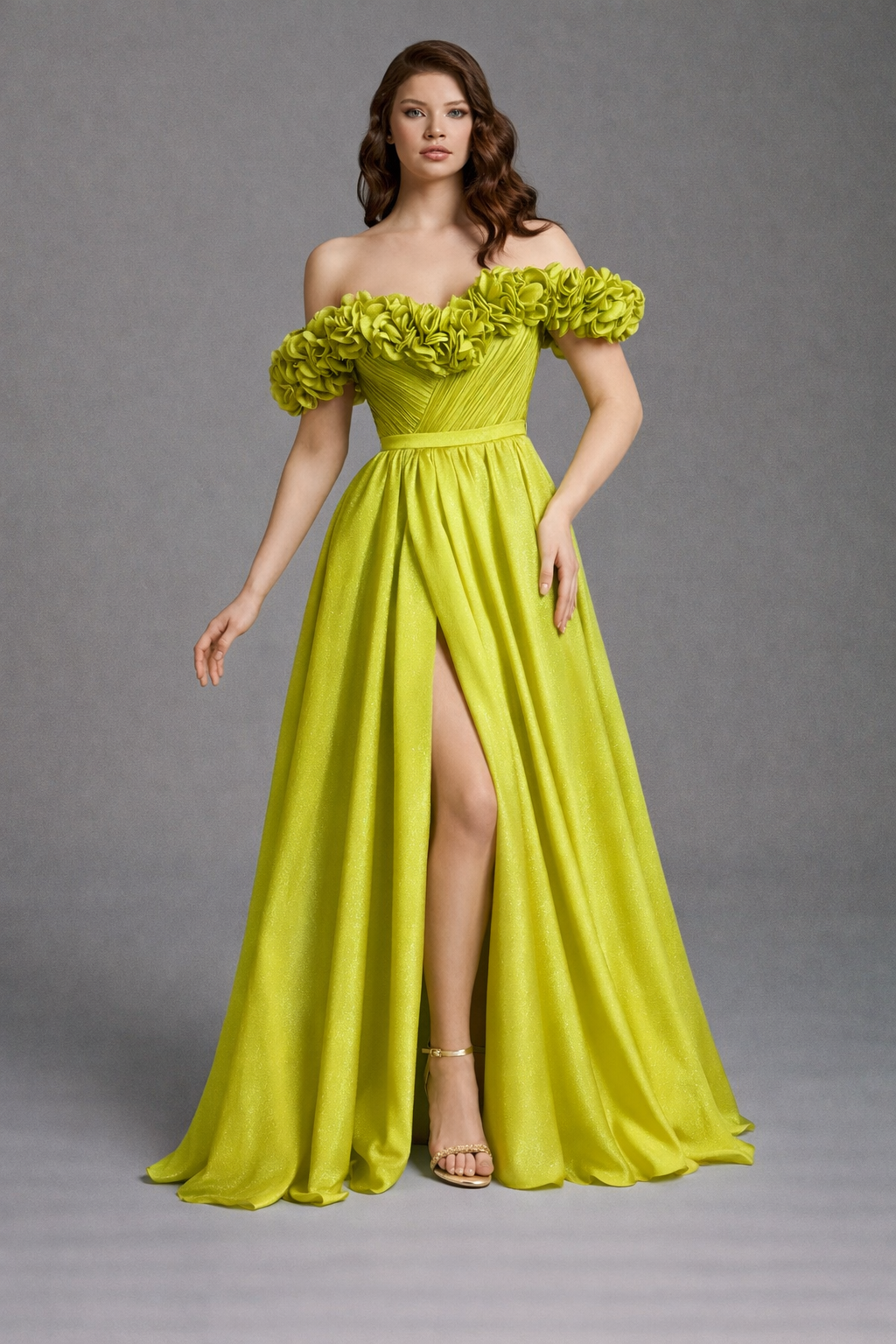 Azra Kotan Straplez Çiçek Detaylı Yırtmaçlı Dökümlü Abiye Elbise