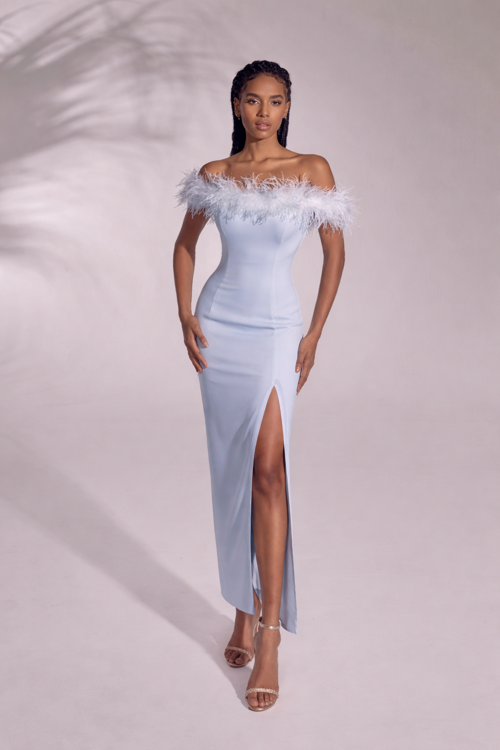 Azra Kotan Bebe Mavisi Otriş Detaylı Straplez Midi Abiye Elbise