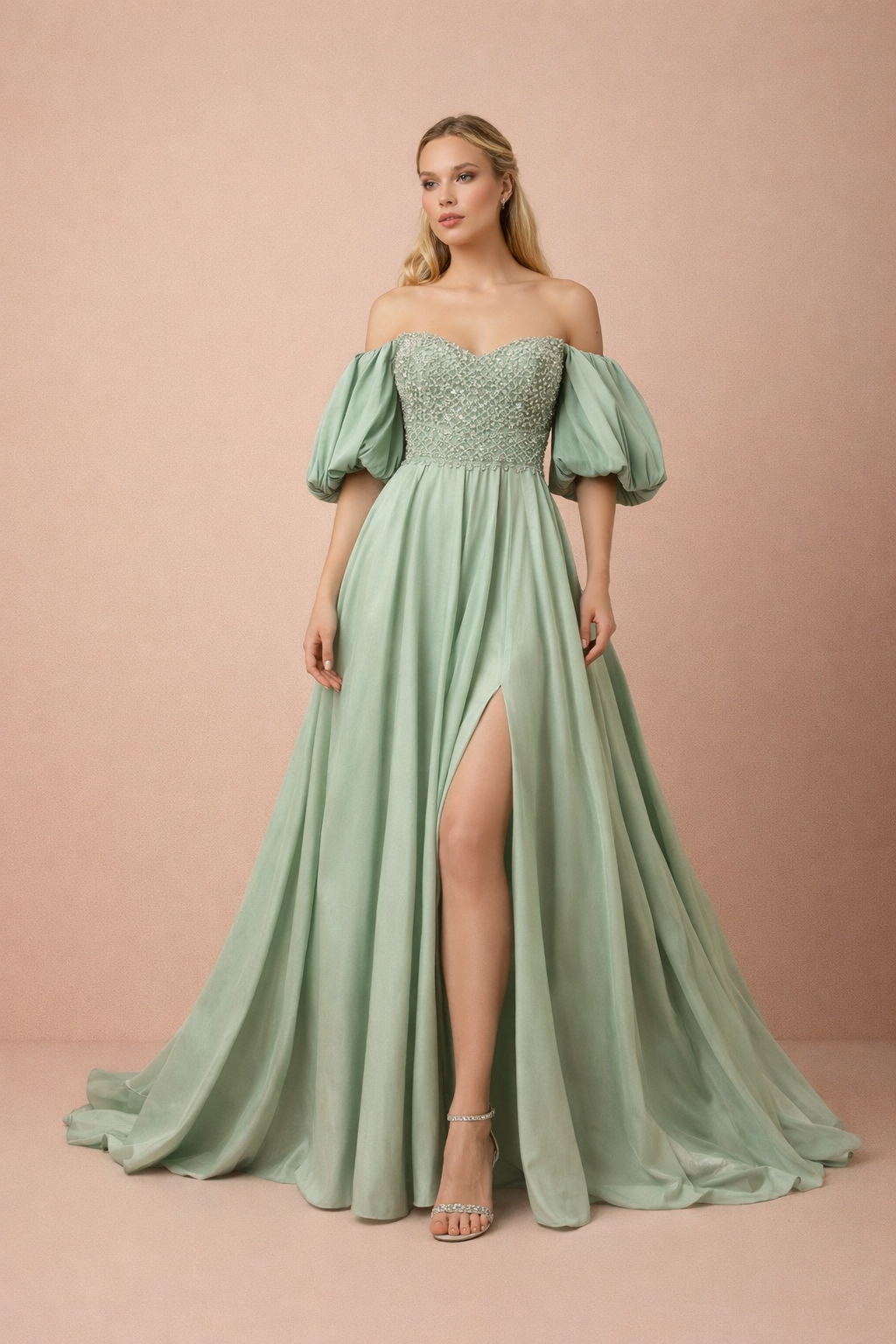 Taş İşlemeli Straplez Balon Kollu Yırtmaçlı Abiye Elbise