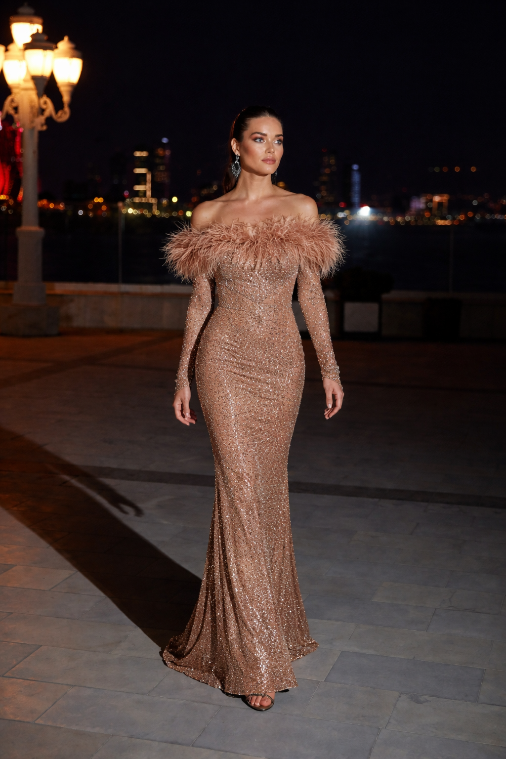 Azra Kotan Uzun Kollu Yapıştırma Boncuk Detaylı Işıltılı Abiye Elbise