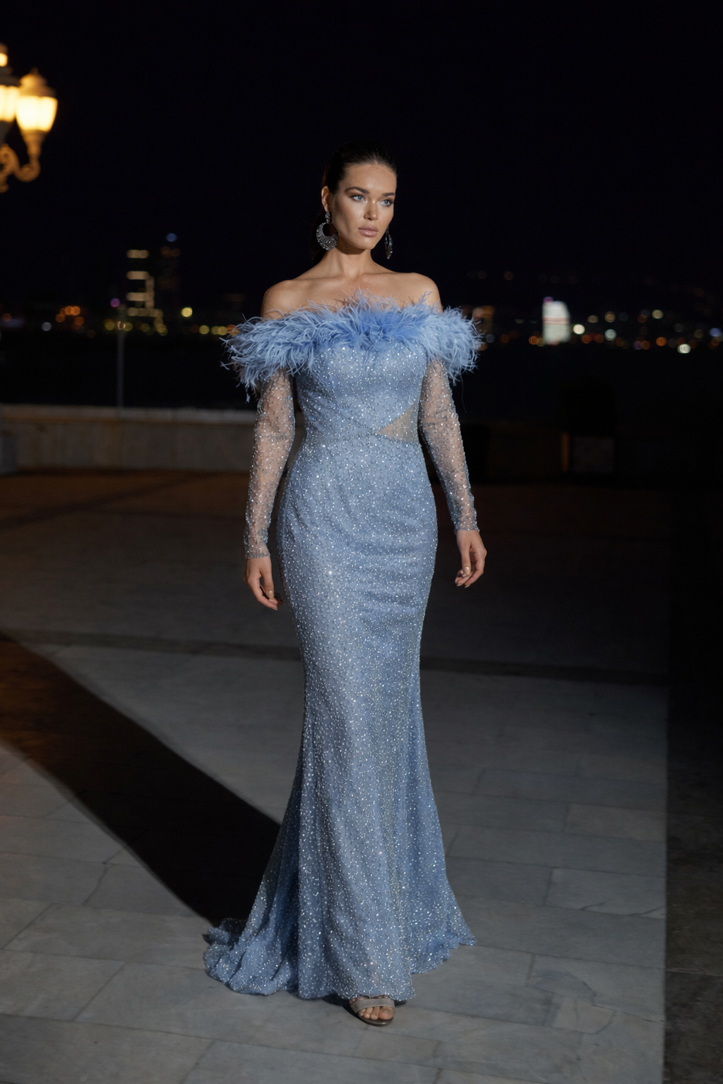 Azra Kotan Uzun Kollu Yapıştırma Boncuk Detaylı Işıltılı Abiye Elbise