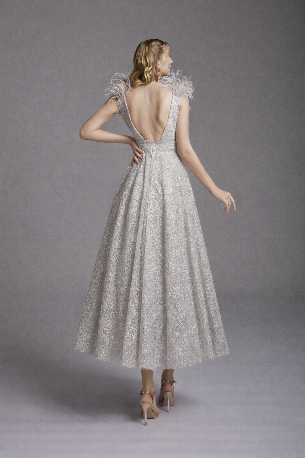 Azra Kotan Otrişli Askılı Midi Boy Geniş Etekli Abiye Elbise