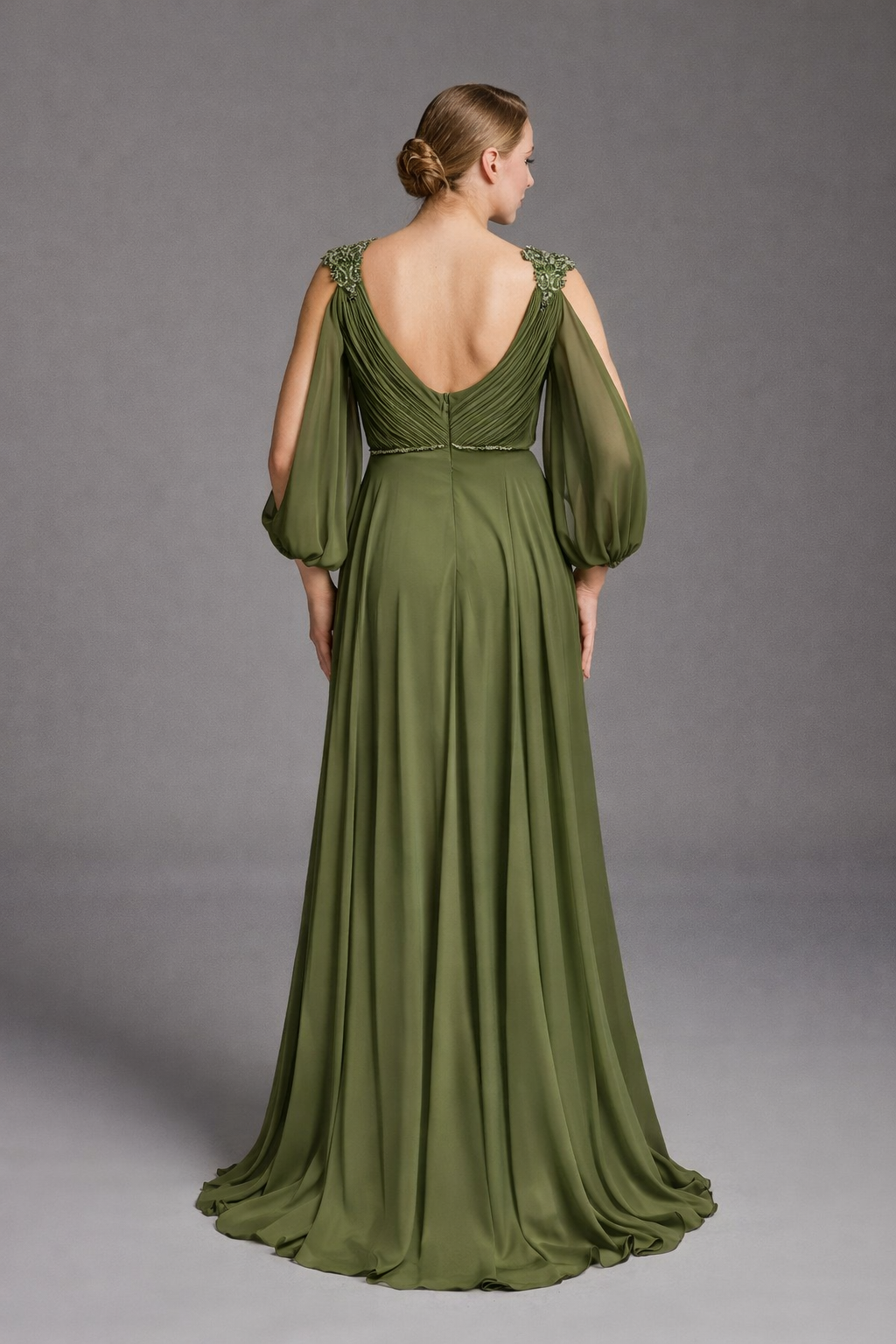 Azra Kotan İnce Kumaşlı Dökümlü Etekli Dantel Kollu Uzun Abiye Elbise