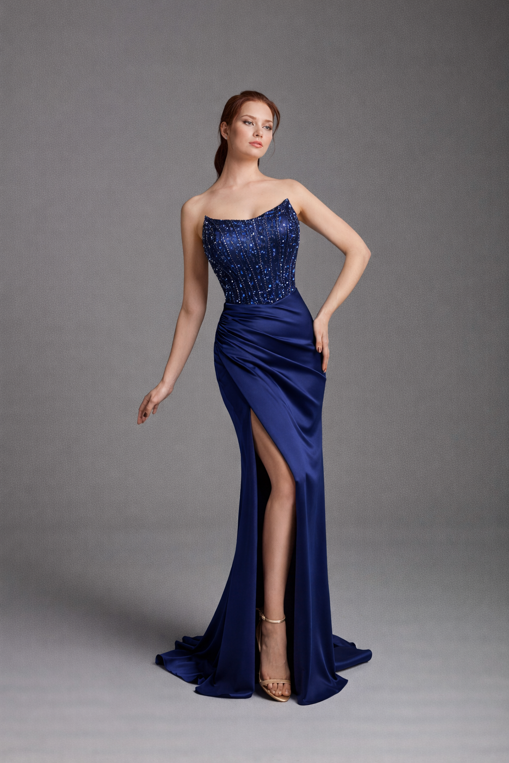 Azra Kotan Pul İşlemeli Straplez Saten Abiye – Drapeli Yırtmaçlı, Arkası Britli