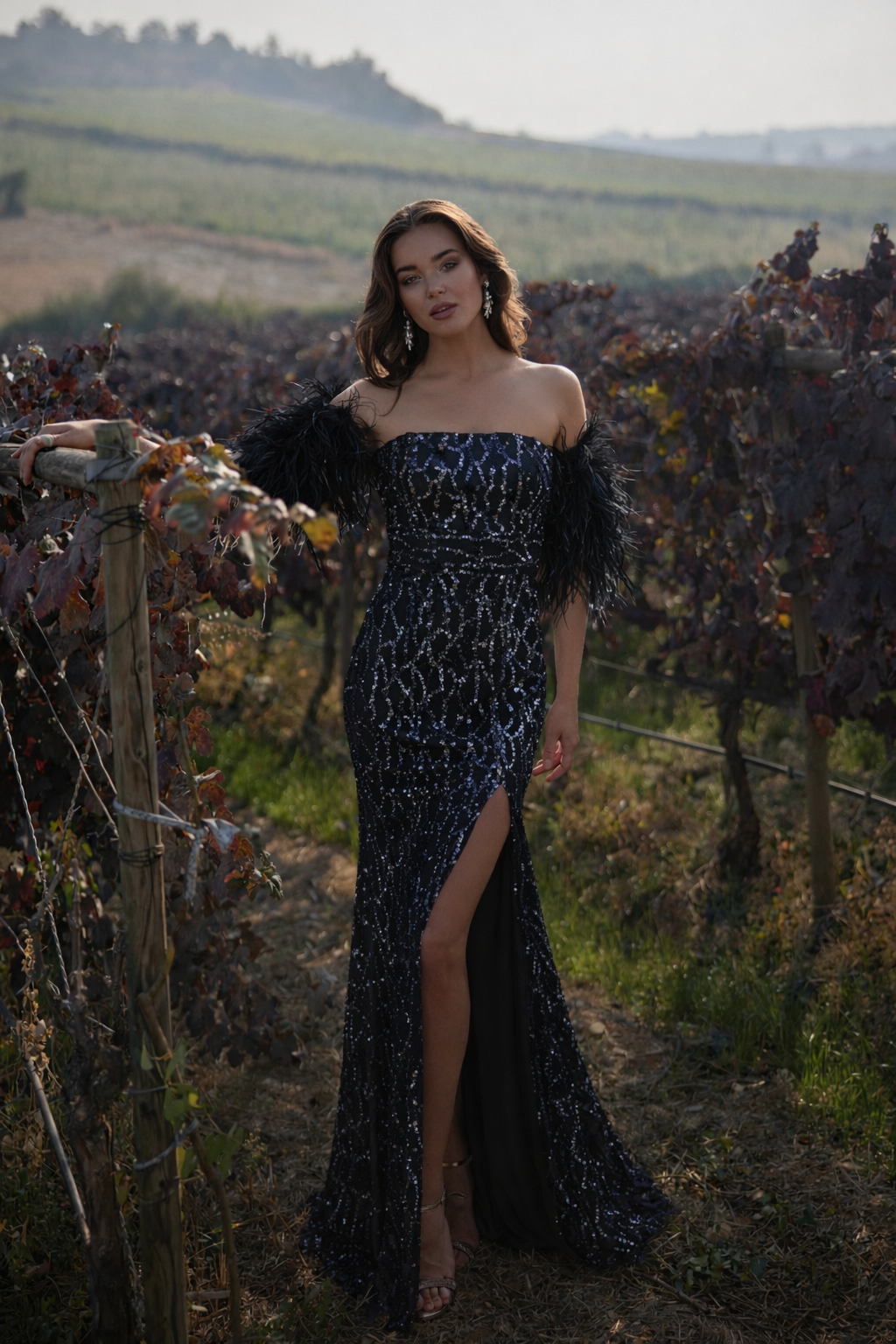 Azra Kotan Payet İşlemeli Yırtmaçlı Abiye Elbise