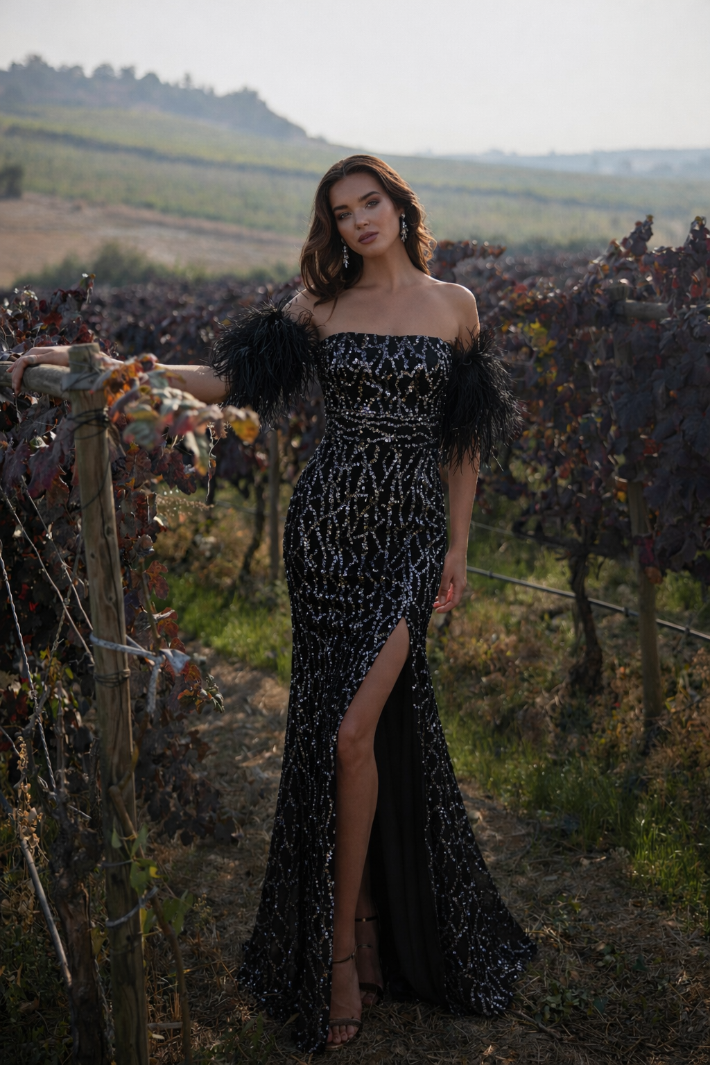 Azra Kotan Payet İşlemeli Yırtmaçlı Abiye Elbise