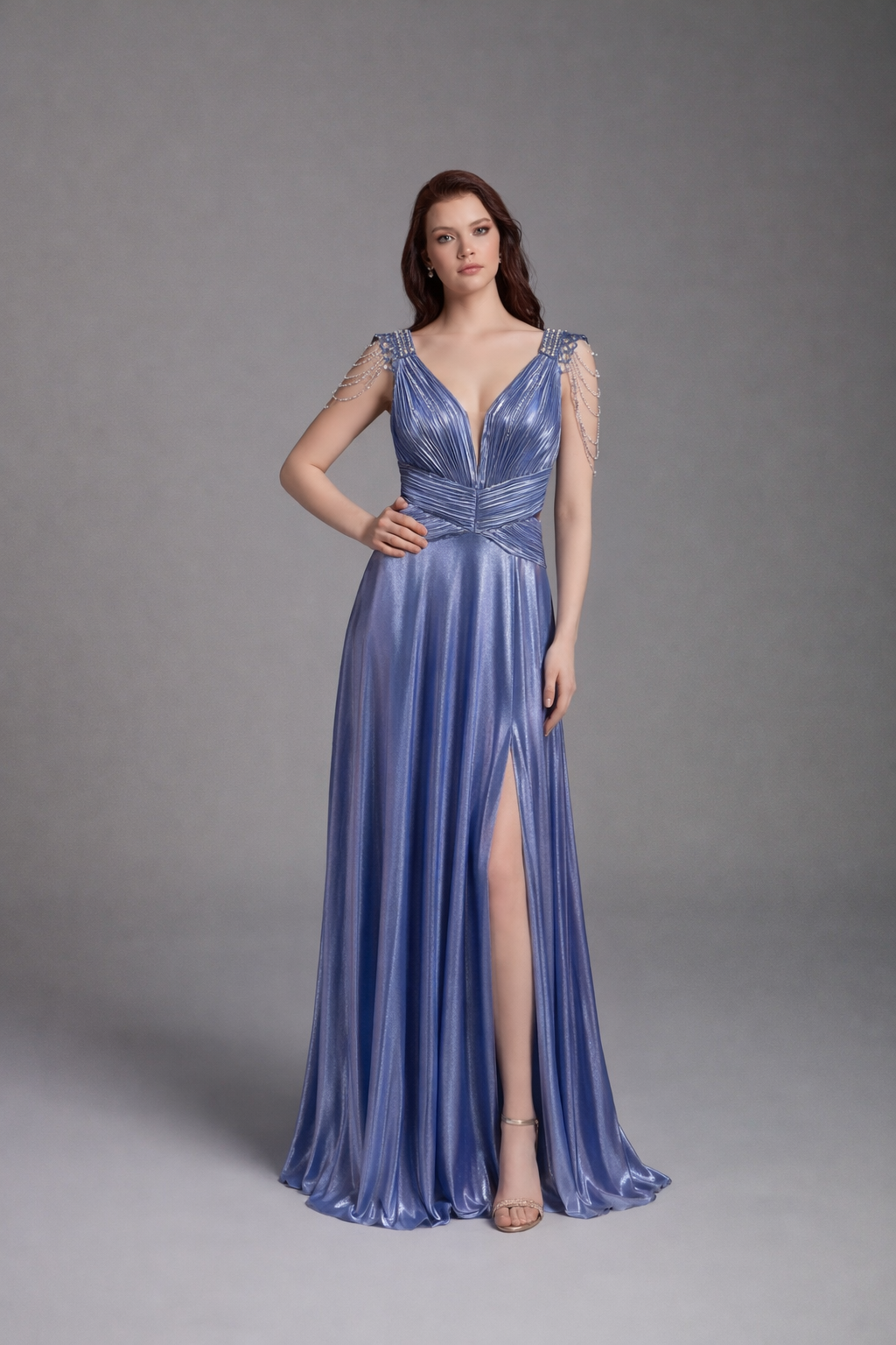 Azra Kotan Parlak Kumaş Boncuk İşlemeli Yırtmaçlı Uzun Abiye Elbise