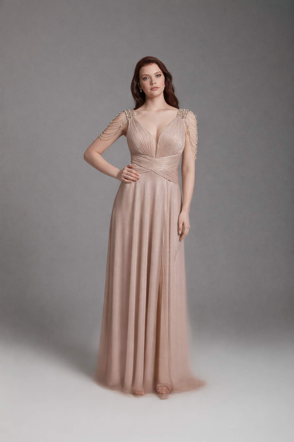 Azra Kotan Parlak Kumaş Boncuk İşlemeli Yırtmaçlı Uzun Abiye Elbise