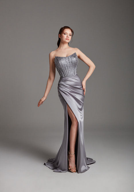 Azra Kotan Pul İşlemeli Straplez Saten Abiye – Drapeli Yırtmaçlı, Arkası Britli