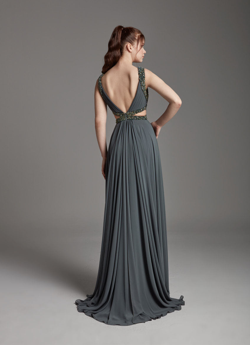 Azra Kotan Boncuk İşlemeli Yırtmaçlı Uzun Abiye Elbise