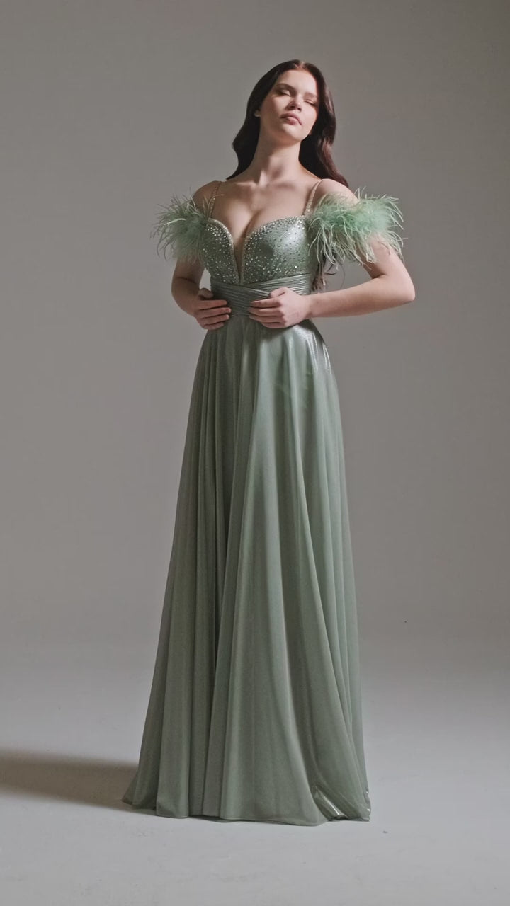 Azra Kotan Dökümlü Etek Üstü Boncuk İşleme Detaylı Uzun Abiye Elbise