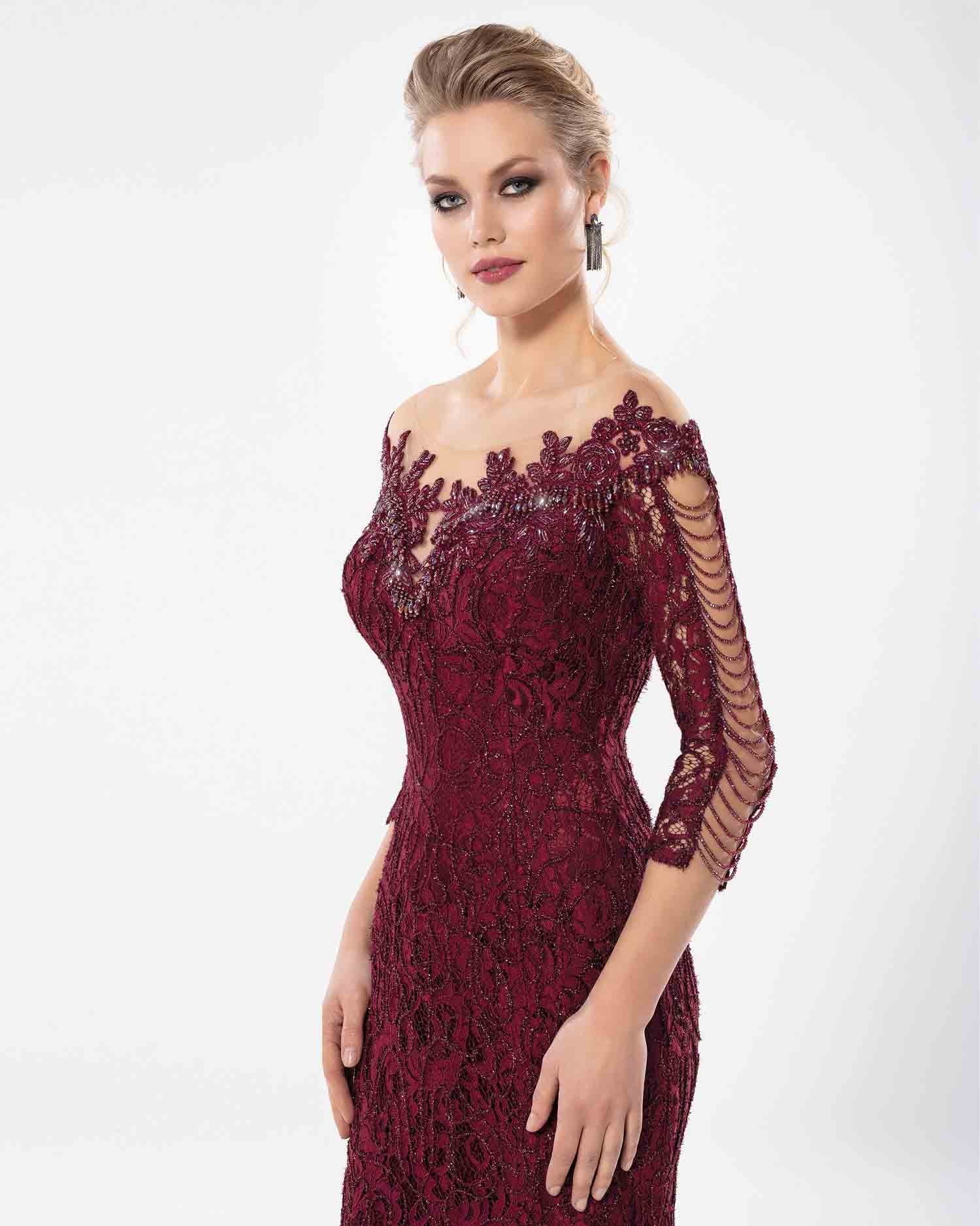 Azra Kotan Büyük Beden Dantel Kumaş Boncuk Detaylı Balık Abiye Elbise